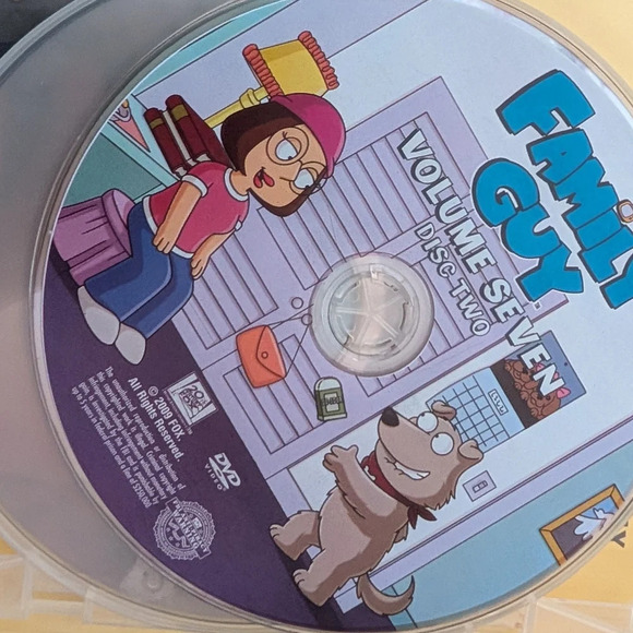 Family Guy Volume 7 (EUC) - Picture 4 of 5